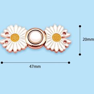 Daisy Flower Decorative Button